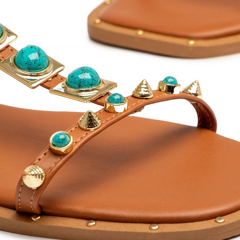 Rasteira Caramelo Tachas Detalhe Azul - Constance Calçados