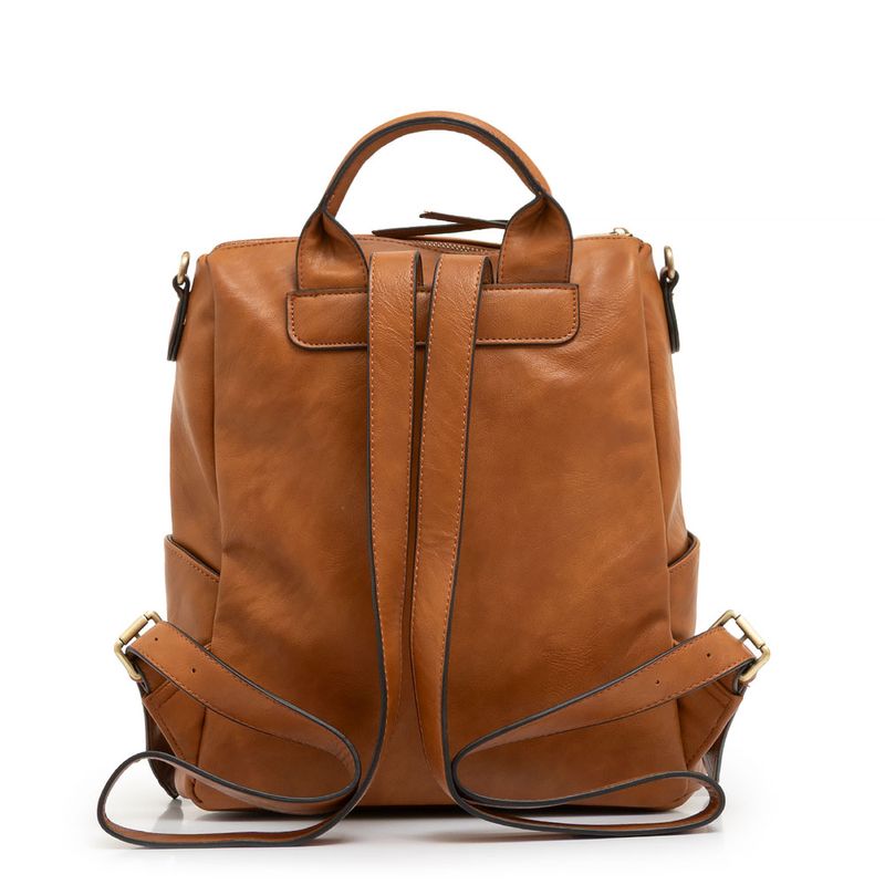 Mochila Enfeites Tachas Caramelo - Constance Calçados
