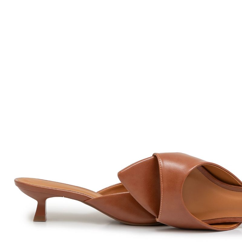 Tamanco Caramelo Bico Folha - Constance Calçados