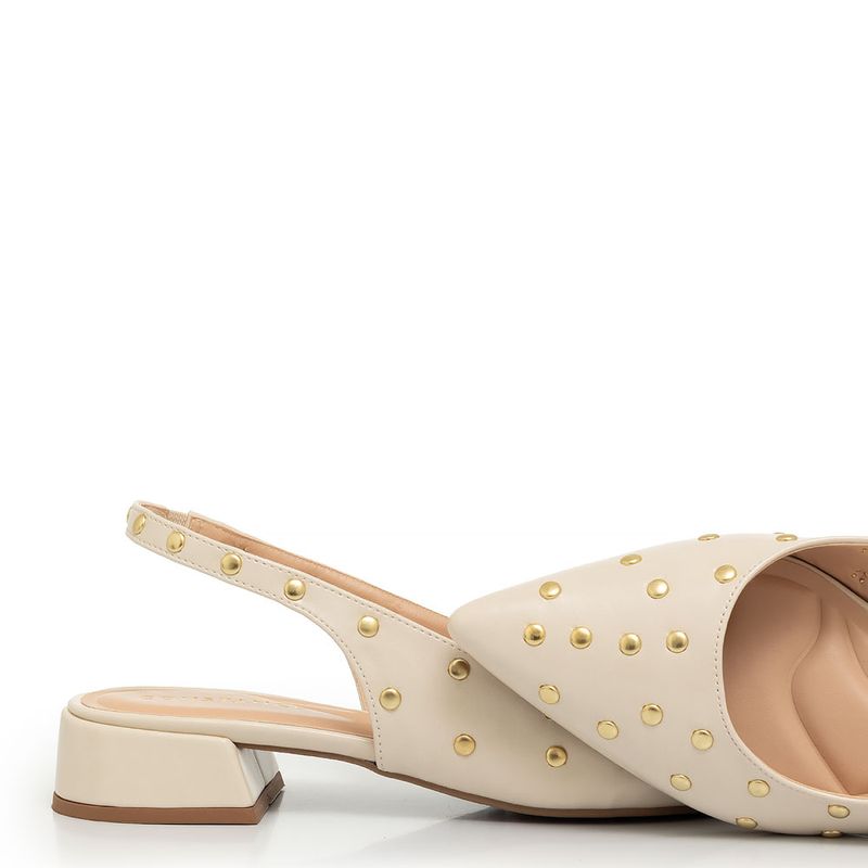 Scarpin Slingback Off White Tachas - Constance Calçados